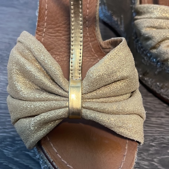 Tory Burch Leather gold sequin embellishment wedges size 6.5 - Picture 6 of 7